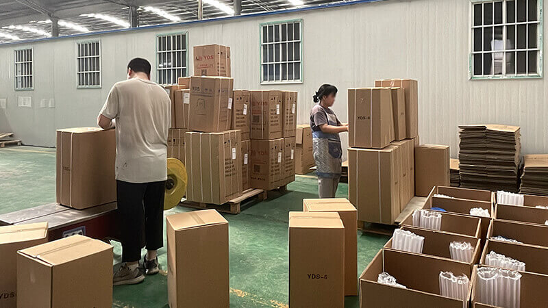 國內(nèi)發(fā)貨液氮罐，正在打包
